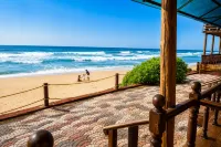 Black Beach Resort - ビーチサイド