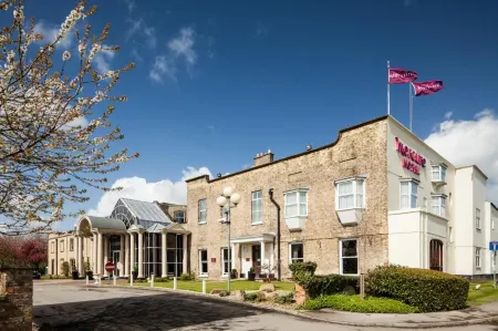 Mercure York Fairfield Manor Hotel Отели рядом с достопримечательностью «The Web Adventure Park»