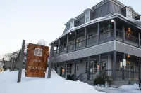 Main and Mountain Hotels in Ludlow