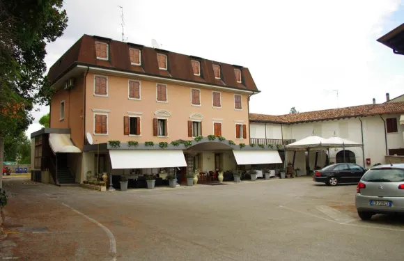 諾威森託伊爾酒店