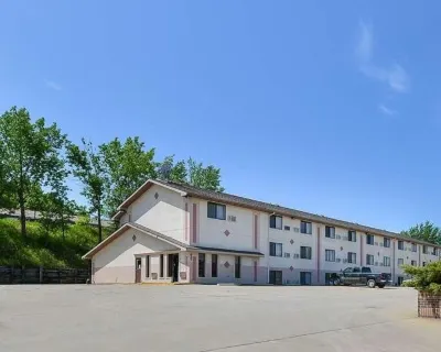 Dickinson Inn Hotels in Dickinson