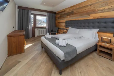 Hotel Gran Roc Отели рядом с достопримечательностью «Виа Латтеа»