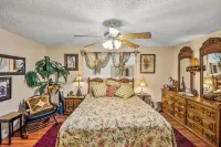 Goodbread House Bed and Breakfast