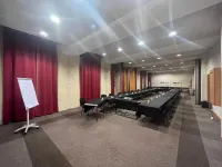 Hôtellerie Saint Yves โรงแรมในชาทร์