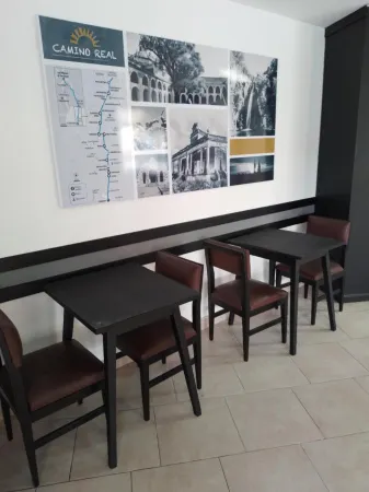 Camino Real Hotel Отели рядом с достопримечательностью «Museo Botánico – Córdoba | F.C.E.F. y N.»