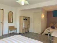 A la Porte Saint Jean Hotels in Bersac-sur-Rivalier