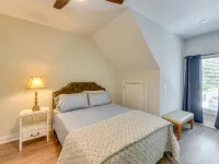 < 1/2 Mi to Old Town: Cozy Bluffton Getaway Hotels in Bluffton
