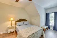 Less Than Half Mi to Old Town Cozy Bluffton Getaway