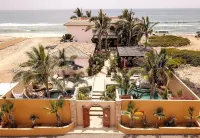 Cerritos Beach Inn