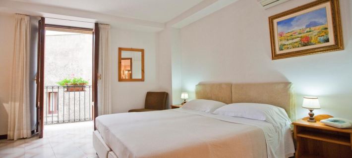 Hotel Moderno Отели в г. Эриче