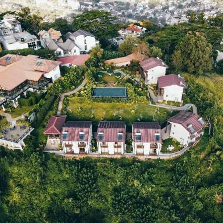 Fox Kandy by Fox Resorts - Luxury in the Mist