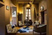 Porcellino Gallery Art Boutique BB