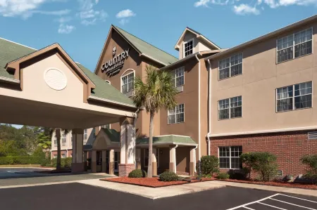 Country Inn & Suites by Radisson, Brunswick I-95, GA Отели рядом с достопримечательностью «Сайпресс Милл сквер»