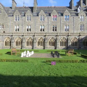 Glenwood Apartment at the Highland Club Отели рядом с достопримечательностью «The Clansman Centre»