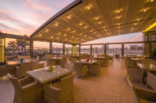 Golden Tulip Al Khobar Suites