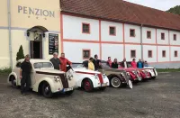 Penzion Zámek Lešany - parking