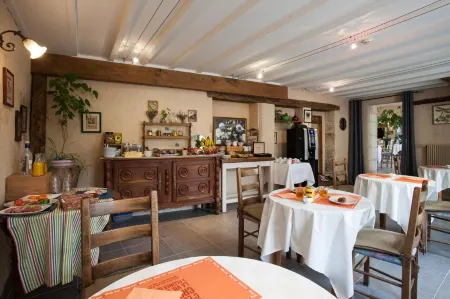 Le Lion d'Or Отели в г. Буру