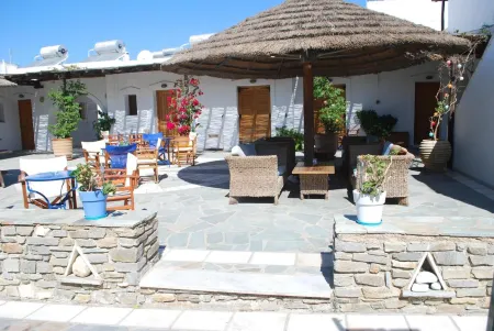 Siroco's Rooms and Studios