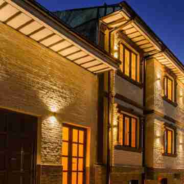 Usman Hotel Exterior