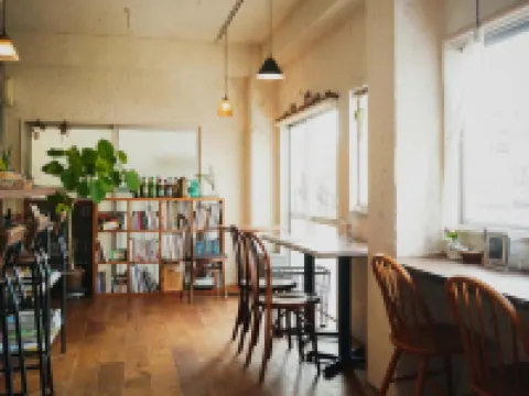 Route - Cafe and Petit Hostel