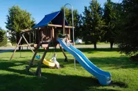 Breezeway Resort Hotels in Вестерлі