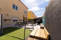 Pineapple Surf House Hotels in Atouguia da Baleia