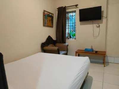 Pemda 22 Mansion Mitra RedDoorz Hotell i Kedunghalang