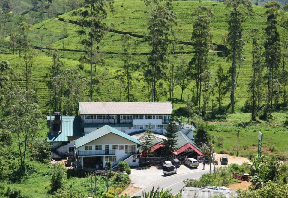 3. 힐 쿨 호텔 &..