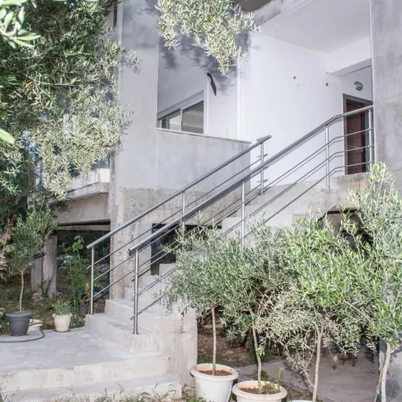 Nina's Villa, Cosy Seaview Retreat