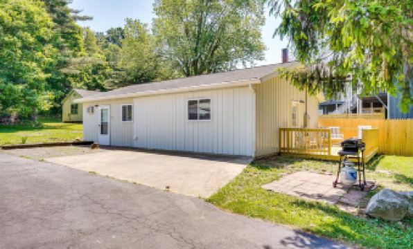 Zanesville Vacation Rental 2 Mi to Downtown!