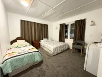 Rainbow Motel