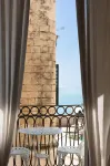 Donna Veneranda - Sea View