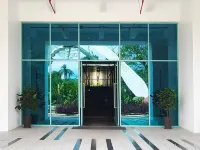 HG Bay Premier Suites - 4-Star