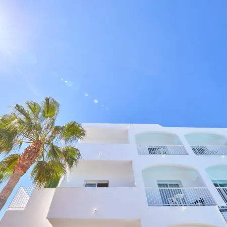 Gavimar Ariel Chico Hotel and Apartments