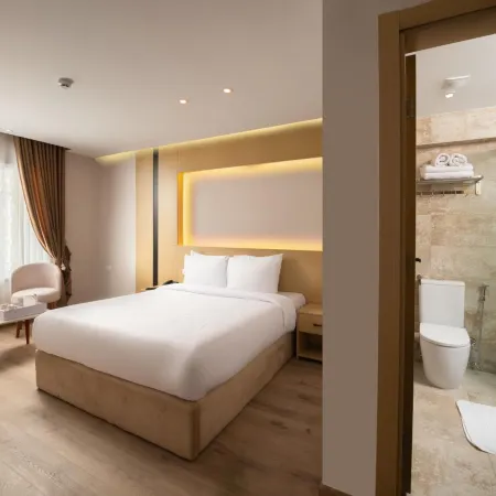 Elegance Grand City Hotel