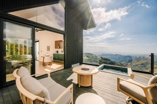 Lakay Monteverde with Heated Pool, Golf Cart and Breakfast - Villaer