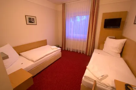 Hotel Jacobsberg Отели в г. Ванцлебен-Бёрде