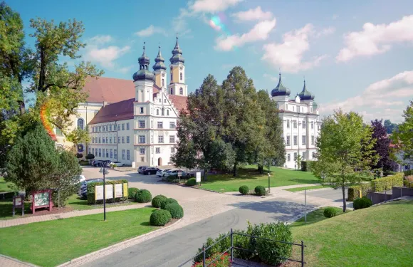 蓋斯特好似茲裏恩德酒店