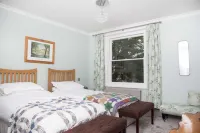 The Globe Angle Hotels in Angle