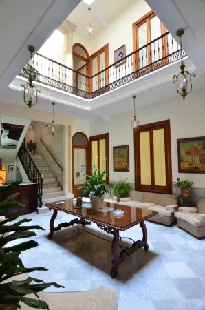 Nuevo Hotel Отели рядом с достопримечательностью «Camper and Van»