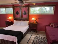Tambaridge Bed & Breakfast Hotels in Wongawallan