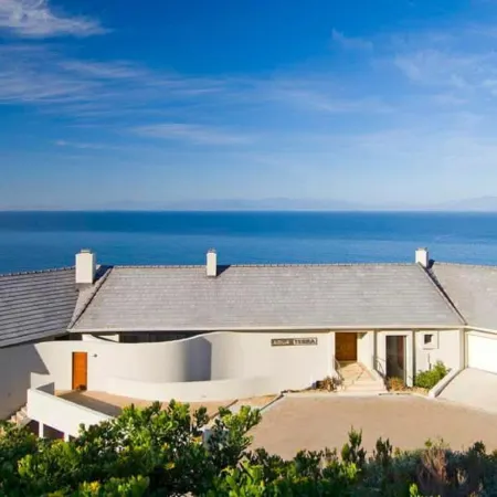 Aqua Terra Boutique Guesthouse - Simon's Town, Cape Town Отели рядом с достопримечательностью «Пляж Лонг-Бич»