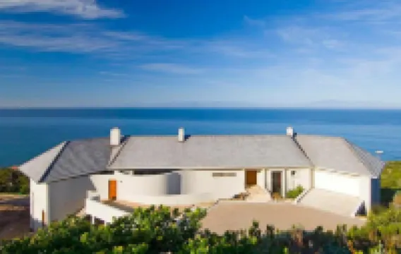 Aqua Terra Boutique Guesthouse - Simon's Town, Cape Town โรงแรมใกล้หาด Seaforth Beach