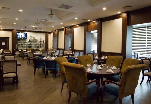 2. 아티라우 다스탄..