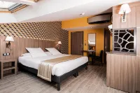 Unique Hôtel Résidence & Spa Hotels in Saint-Raphaël