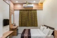Meridian Hotel & Banquet Hotel di Surat