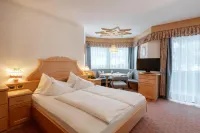 Piccolo - Dolomites & Gourmet Hotel