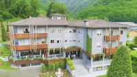 EcoHotel Ristorante Milano Hotels near Borgo Castello