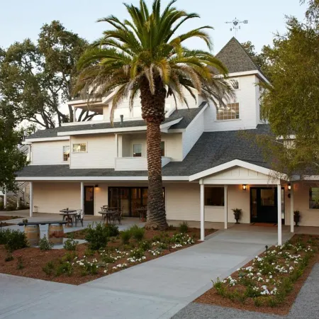 SummerWood Inn