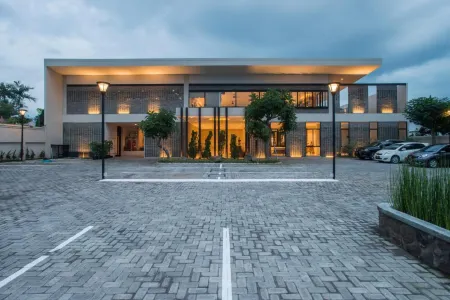 Hanoman Hotel Kota Batu Отели в г. Batu Sub-District